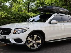 Weiß Gebraucht 2016 Mercedes GLC220 AMG line SUV | 20.900 €