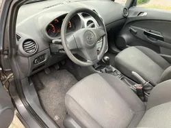 Grau Gebraucht 2012 Opel Corsa Kleinwagen | 3.200 €