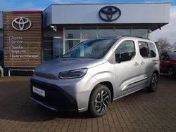 Shimmringsilver Neu 2025 Toyota Proace Verso City Kombi | 38.550 € (Etwas zu teuer)