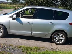 Silber Gebraucht 2009 Renault Grand Scénic III Dynamique Van / Kleinbus | 4.590 € (Etwas zu teuer)