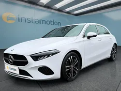 Weiß Gebraucht 2023 Mercedes A180 Limousine | 28.099 € (Fairer Preis)