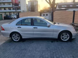 Silber Gebraucht 2006 Mercedes C220 Classic Limousine | 2.980 € (Fairer Preis)