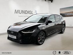 Obsidianschwarz metallic Gebraucht 2025 Ford Focus ST-Line Limousine | 29.970 € (Teuer)