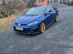 Blau Gebraucht 2020 VW Golf VII R Kombi | 31.000 € (Teuer)