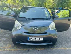 Grau Gebraucht 2010 Toyota iQ Basis Kleinwagen | 3.200 € (Guter Preis)
