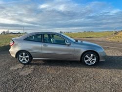 Beige Gebraucht 2006 Mercedes C200 Coupé | 2.500 € (Guter Preis)