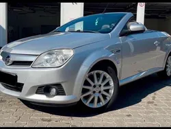 Silber Gebraucht 2005 Opel Tigra Cabrio | 1.950 € (Fairer Preis)