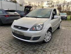 Silber Gebraucht 2007 Ford Fiesta Style Limousine | 1.490 € (Fairer Preis)