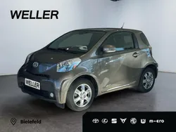 Braun Gebraucht 2010 Toyota iQ Kleinwagen | 6.880 € (Teuer)