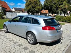 Grau Gebraucht 2009 Opel Insignia Kombi | 1.999 €