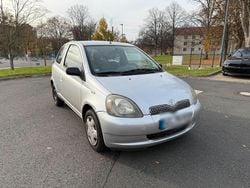 Grau Gebraucht 1999 Toyota Yaris Kleinwagen | 999 €