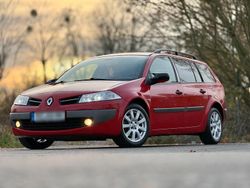 Rot Gebraucht 2009 Renault Mégane GrandTour Exception Kombi | 2.400 € (Guter Preis)