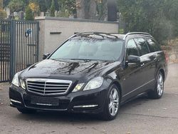 Schwarz Gebraucht 2012 Mercedes E200 Avantgarde Kombi | 13.990 € (Fairer Preis)