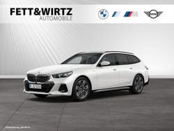 Mineralweiss Gebraucht 2024 BMW 520 Comfort Edition Kombi | 52.800 € (Superpreis)