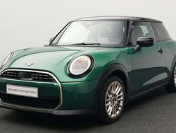 Grün Gebraucht 2024 Mini Cooper Favoured Kleinwagen | 27.385 € (Etwas zu teuer)