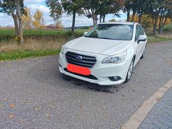 Weiß Gebraucht 2016 Subaru Legacy Limousine | 5.500 €