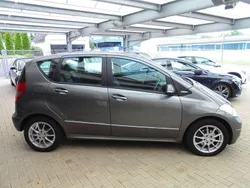 Mountaingrau met. Gebraucht 2010 Mercedes A180 Avantgarde Van / Kleinbus | 8.300 € (Etwas zu teuer)
