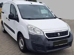 Weiß Gebraucht 2017 Peugeot Partner Premium Van / Kleinbus | 8.498 €