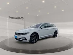 Weiß Gebraucht 2023 VW Passat Elegance Kombi | 35.990 €