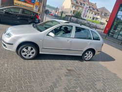 Grau Gebraucht 2007 Skoda Fabia Kleinwagen | 2.800 € (Fairer Preis)