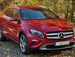 Rot Gebraucht 2015 Mercedes GLA200 Urban SUV | 17.800 € (Fairer Preis)