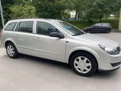 Grau Gebraucht 2005 Opel Astra Kombi | 1.400 € (Superpreis)