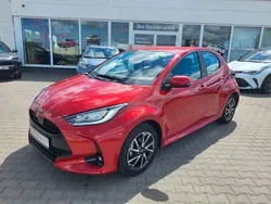 Rot Gebraucht 2024 Toyota Yaris Team Limousine | 21.590 € (Etwas zu teuer)