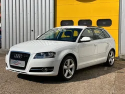 Weiß Gebraucht 2010 Audi A3 Ambition Limousine | 5.970 € (Fairer Preis)