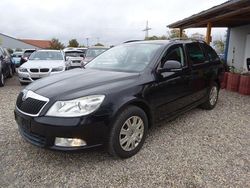 Schwarz Gebraucht 2010 Skoda Octavia Ambiente Kombi | 2.000 € (Superpreis)