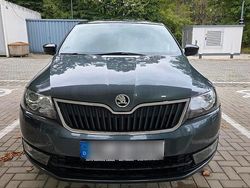Grau Gebraucht 2015 Skoda Rapid Kombi | 8.700 € (Fairer Preis)