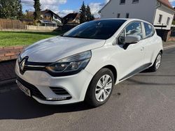 Weiß Gebraucht 2017 Renault Clio IV Limousine | 7.990 € (Fairer Preis)