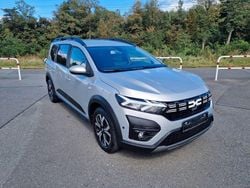 Grau Gebraucht 2022 Dacia Jogger Expression Van / Kleinbus | 18.390 € (Fairer Preis)