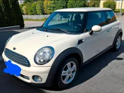 Weiß Gebraucht 2009 Mini ONE Kleinwagen | 3.899 € (Teuer)