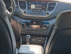 Grau Gebraucht 2017 Hyundai Tucson SUV | 16.200 € (Fairer Preis)