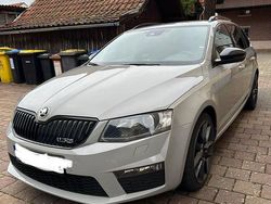 Grau Gebraucht 2015 Skoda Octavia Kombi | 11.000 € (Fairer Preis)