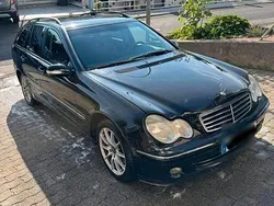 Schwarz Gebraucht 2005 Mercedes C200 Kombi | 900 €