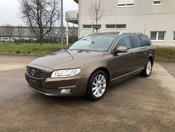 Braun Gebraucht 2015 Volvo V70 Summum Kombi | 17.480 €