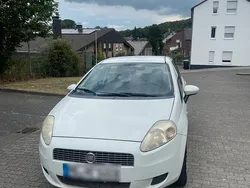 Weiß Gebraucht 2009 Fiat Grande Punto Kleinwagen | 1.199 € (Guter Preis)
