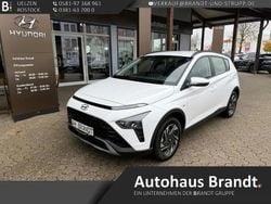 Atlas white / sol Gebraucht 2024 Hyundai Bayon Trend SUV | 17.990 € (Guter Preis)