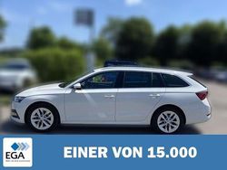 Weiß Gebraucht 2023 Skoda Octavia Style Kombi | 27.480 € (Fairer Preis)