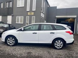 Weiß Gebraucht 2014 Ford Focus Ambiente Kombi | 7.990 € (Fairer Preis)