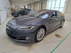 Grau Gebraucht 2020 Tesla Model S Limousine | 39.885 € (Etwas zu teuer)