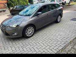 Braun Gebraucht 2011 Ford Focus Kombi | 3.399 € (Guter Preis)