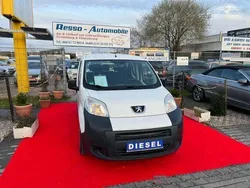 Weiss banquise/deckende Gebraucht 2013 Peugeot Bipper Active Van / Kleinbus | 3.990 € (Fairer Preis)
