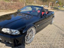 Schwarz Gebraucht 2002 BMW 330 Cabriolet Performance Cabrio | 21.995 € (Teuer)