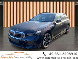 Schwarz schwarz (metallic) Gebraucht 2024 BMW 520 Comfort Edition Kombi | 52.980 € (Guter Preis)