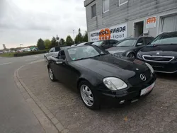 Obsidianschwarz metalliclack Gebraucht 2002 Mercedes SLK200 Cabrio | 5.900 € (Fairer Preis)