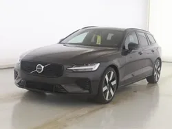 Platinum grey (grau) Gebraucht 2024 Volvo V60 Plus Kombi | 46.960 € (Teuer)