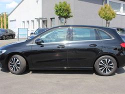 Schwarz Gebraucht 2022 Mercedes 200 Limousine | 24.980 €