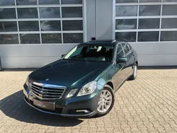 Grün Gebraucht 2009 Mercedes E250 Limousine | 9.990 € (Fairer Preis)
